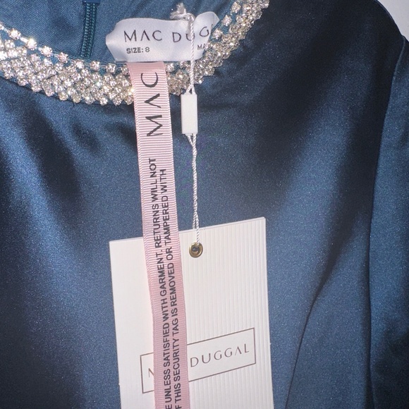 NWT Mac Duggal leena Satin Long Sleeve Evening Gown SIZE 8 - Picture 1 of 4